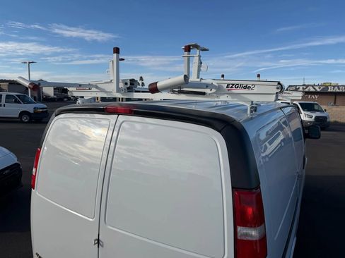 Used 2021 Chevrolet Express 2500 Regular Van 3D w/ Driver Convenience Package image 10