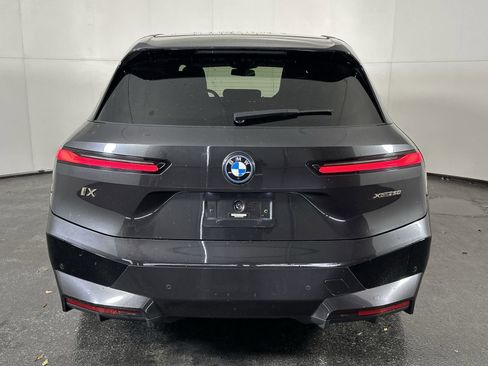 Used 2022 BMW iX xDrive50 w/ Premium Package image 10