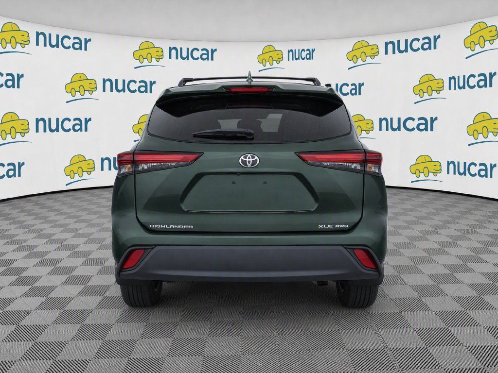 Used 2023 Toyota Highlander XLE AWD/4WD image 7