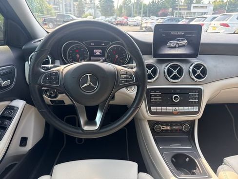 Used 2020 Mercedes-Benz GLA 250 4MATIC image 21