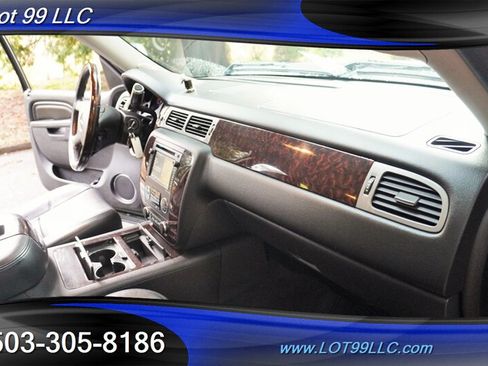 Used 2014 GMC Sierra 2500 Denali w/ Suspension Package, Off-Road AWD/4WD image 17