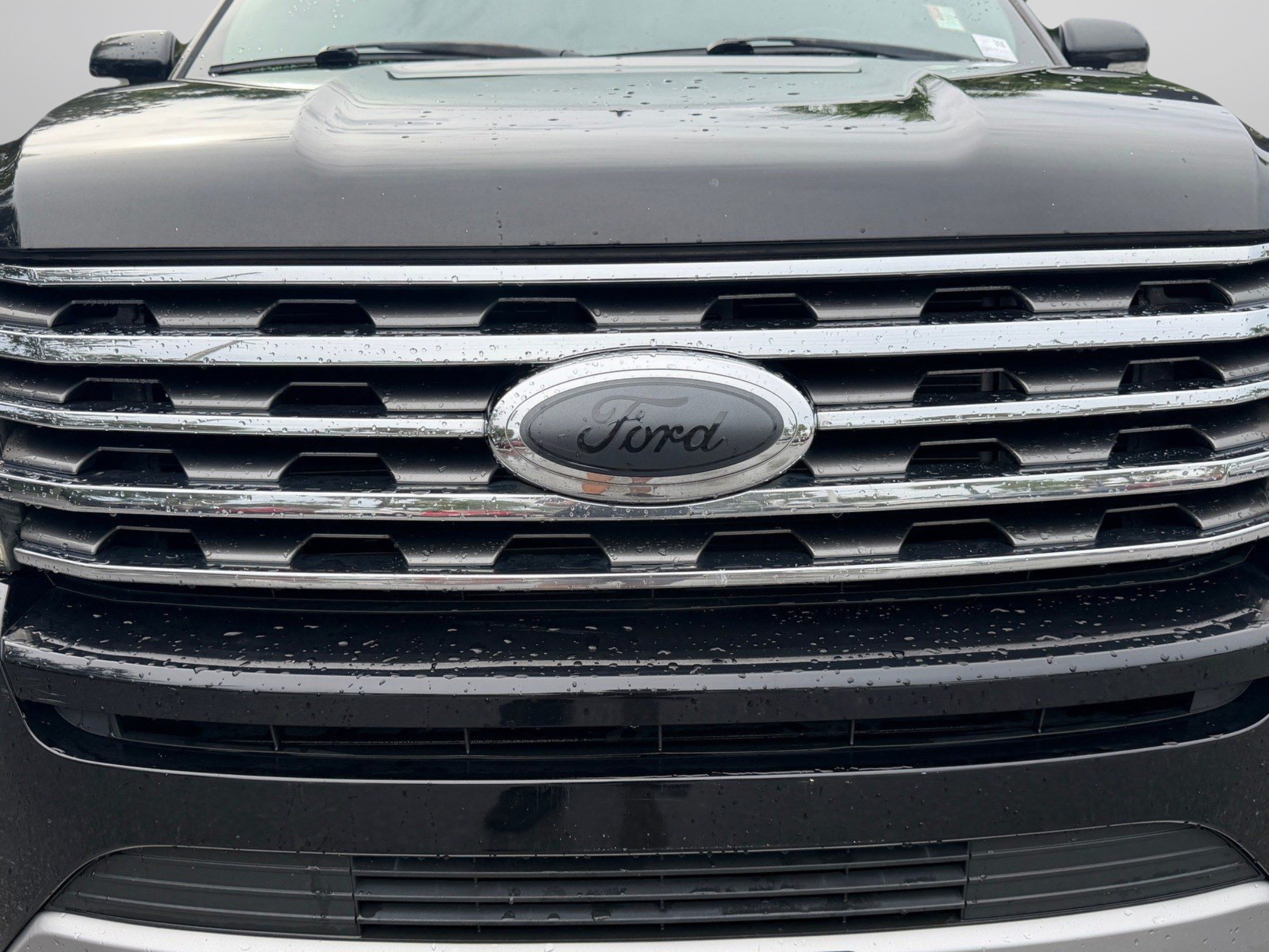 Used 2018 Ford Expedition XLT w/ Equipment Group 202A AWD/4WD image 10