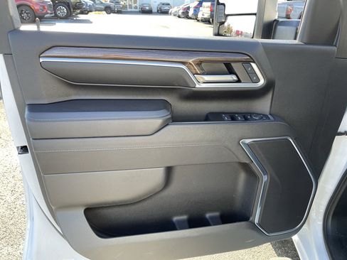 Used 2024 Chevrolet Silverado 2500 LT image 22