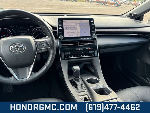 Used 2022 Toyota Avalon Limited image 27