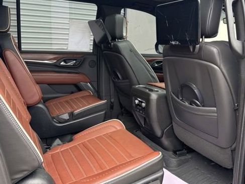 Used 2023 GMC Yukon XL Denali Ultimate AWD/4WD image 20