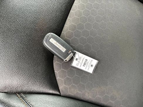 Used 2018 Jeep Compass Latitude image 34