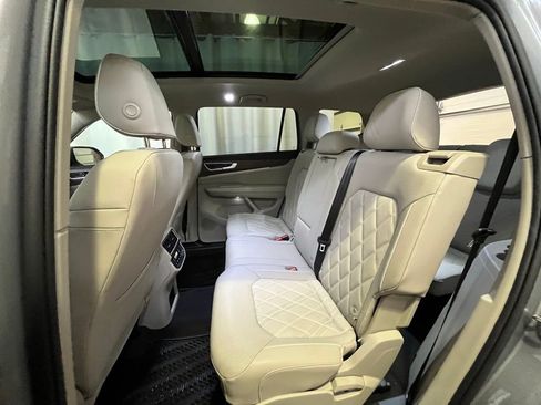 Certified 2025 Volkswagen Atlas SEL Premium R-Line image 23