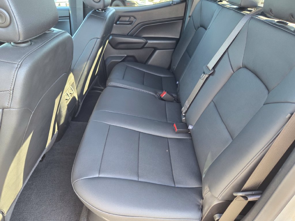 Used 2025 Chevrolet Colorado Trail Boss AWD/4WD image 13
