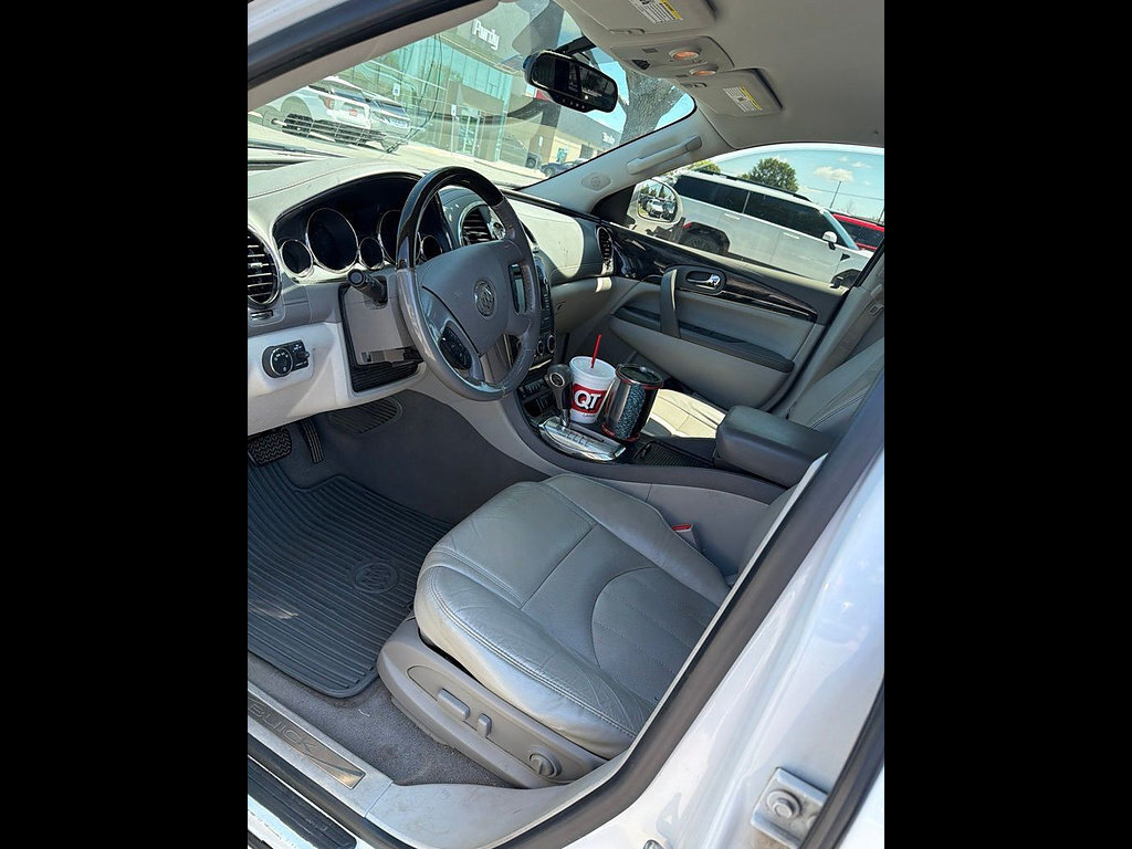 Used 2017 Buick Enclave Leather w/ Enclave Sport Touring Edition FWD image 4