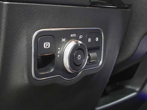 Certified 2021 Mercedes-Benz GLA 250 4MATIC image 24