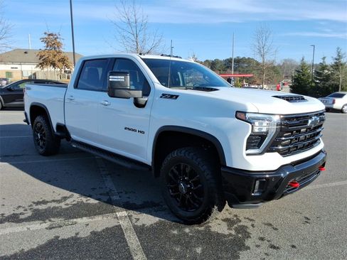 Certified 2025 Chevrolet Silverado 2500 LTZ w/ LTZ Plus Package image 3