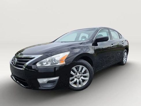 Used 2013 Nissan Altima 2.5 S FWD image 2