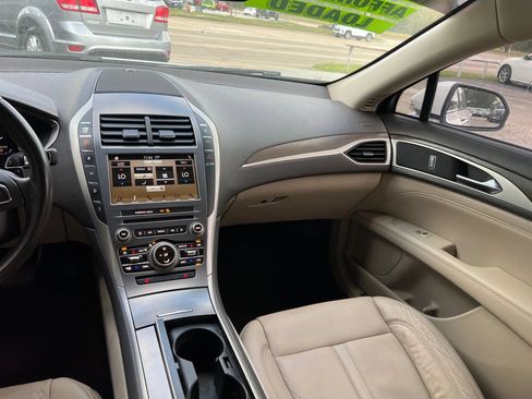 Used 2018 Lincoln MKZ Select w/ Select Plus Package FWD image 16