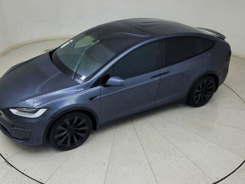 Used 2022 Tesla Model X image 81