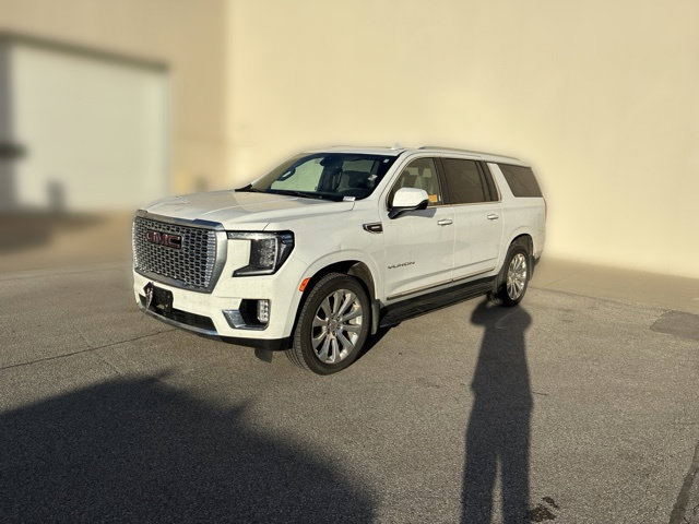 Used 2021 GMC Yukon XL SLT w/ SLT Premium Package AWD/4WD image 14