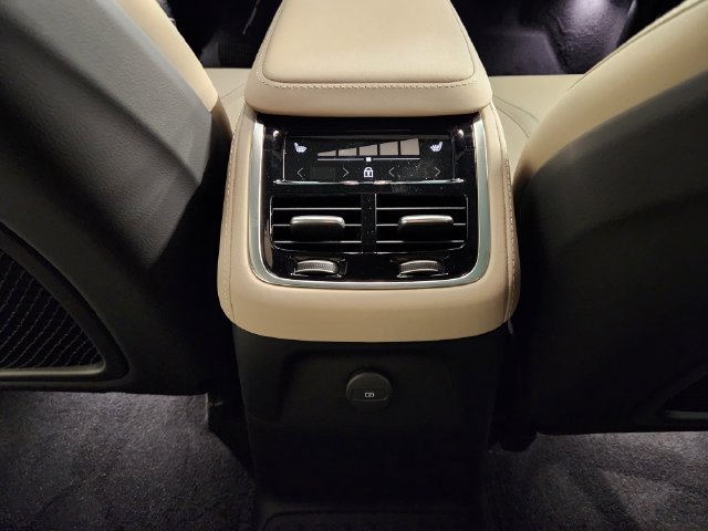 New 2026 Volvo XC90 T8 Plus w/ Protection Package Premier AWD/4WD image 31