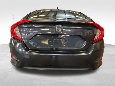 Used 2018 Honda Civic EX image 4
