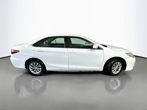 Used 2016 Toyota Camry LE FWD image 8