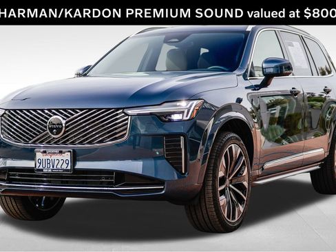 Certified 2025 Volvo XC90 B5 Plus image 3