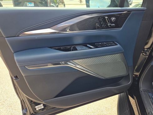 New 2026 Cadillac Escalade IQ Sport 2 w/ LPO, ONYX Package image 22