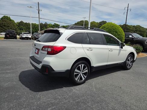 Used 2018 Subaru Outback 2.5i Limited image 13