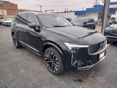 New 2026 Volvo XC90 B6 Plus w/ Protection Package image 4