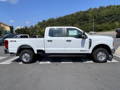 New 2026 Ford F350 XL w/ XL Chrome Package image 4