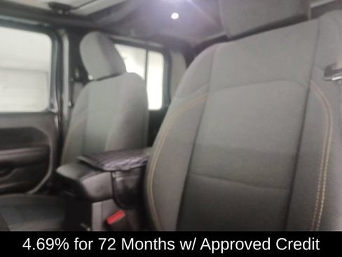 Used 2024 Jeep Gladiator Sport AWD/4WD image 17