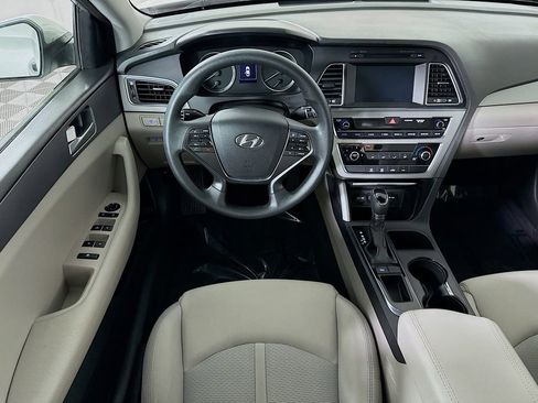 Used 2016 Hyundai Sonata SE image 3