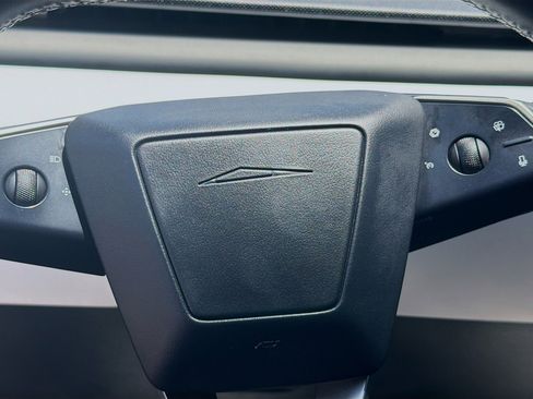 Used 2024 Tesla Cybertruck AWD Crew Cab image 9