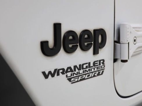 Used 2021 Jeep Wrangler Unlimited Sport image 12
