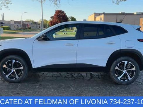 Certified 2024 Chevrolet Trax RS w/ Driver Confidence Package FWD image 5