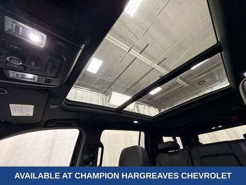 Used 2021 Chevrolet Suburban RST w/ Luxury Package image 26