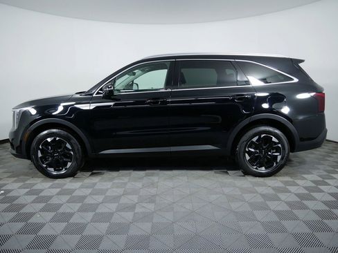 Certified 2025 Kia Sorento S image 5