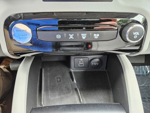 Used 2025 Ford Escape Platinum w/ Class II Trailer Tow Package AWD/4WD image 20
