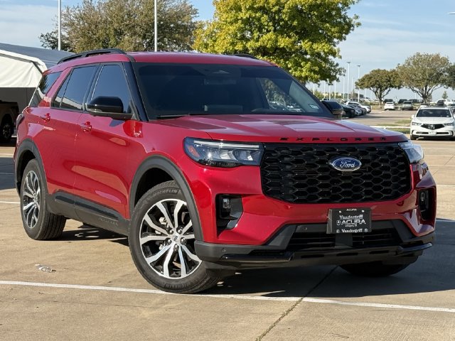 Used 2025 Ford Explorer ST-Line w/ Premium Package RWD image 2