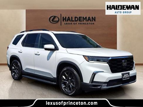 Used 2023 Honda Pilot Elite image 1