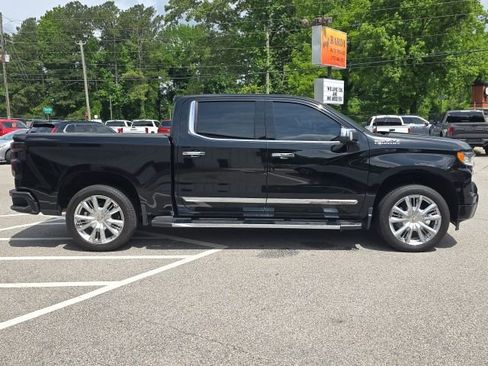 Used 2022 Chevrolet Silverado 1500 High Country w/ High Country Premium Package AWD/4WD image 6