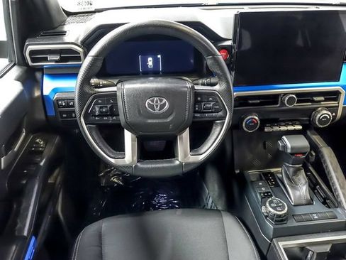 Used 2025 Toyota Tacoma TRD Off-Road AWD/4WD image 16