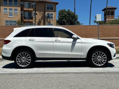 Used 2018 Mercedes-Benz GLC 300 image 3