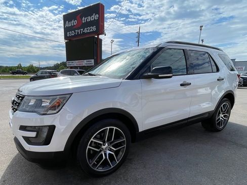 Used 2016 Ford Explorer Sport w/ Equipment Group 401A AWD/4WD image 4