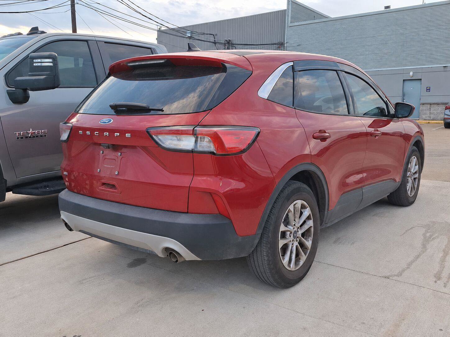 Used 2021 Ford Escape SE FWD image 30