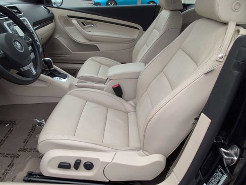 Used 2013 Volkswagen Eos Lux image 16