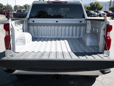 Used 2022 Chevrolet Silverado 1500 Custom image 12