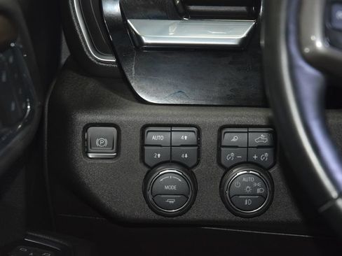 Used 2024 Chevrolet Silverado 1500 High Country w/ High Country Premium Package AWD/4WD image 37
