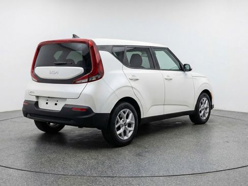 Used 2025 Kia Soul LX w/ LX Technology Package image 9