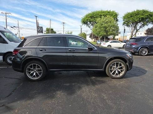 Used 2022 Mercedes-Benz GLC 300 4MATIC image 2