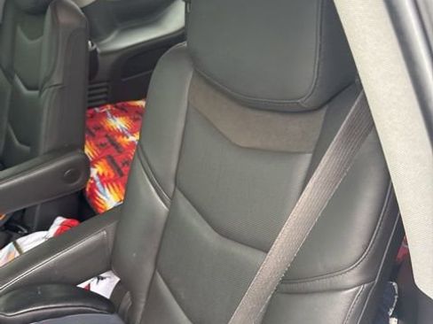 Used 2019 Cadillac Escalade Luxury image 12