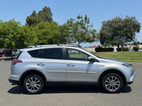 Used 2016 Toyota RAV4 Limited w/ Advanced Technology Package AWD/4WD image 6