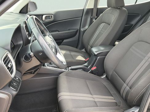 Used 2024 Hyundai Venue SEL FWD image 13